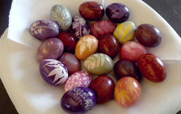Dye Easter Eggs with Natural Dyes