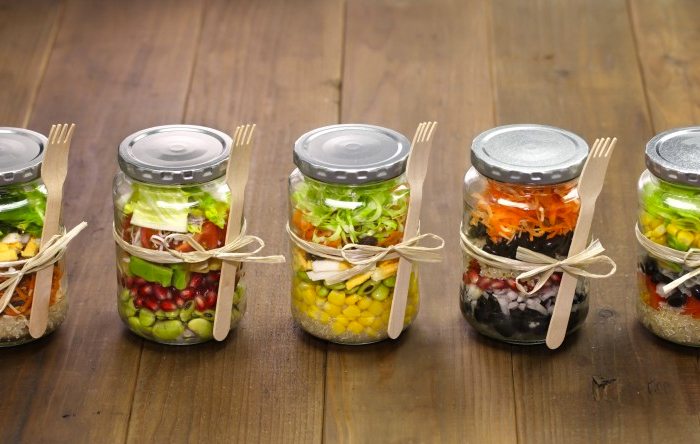 Lunch salads in a Mason jar