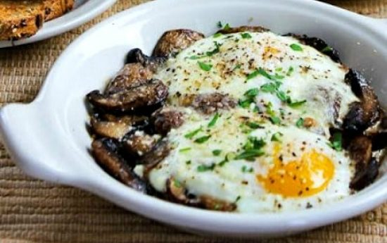 Baked eggs with mushroom and parmesan