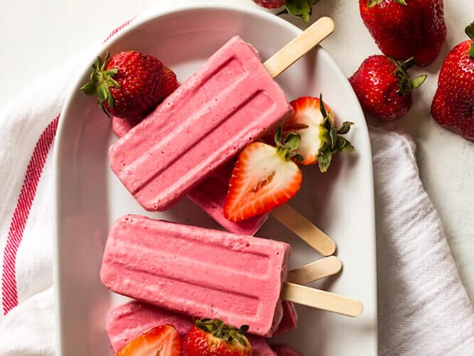 Strawberry yogurt popsicles