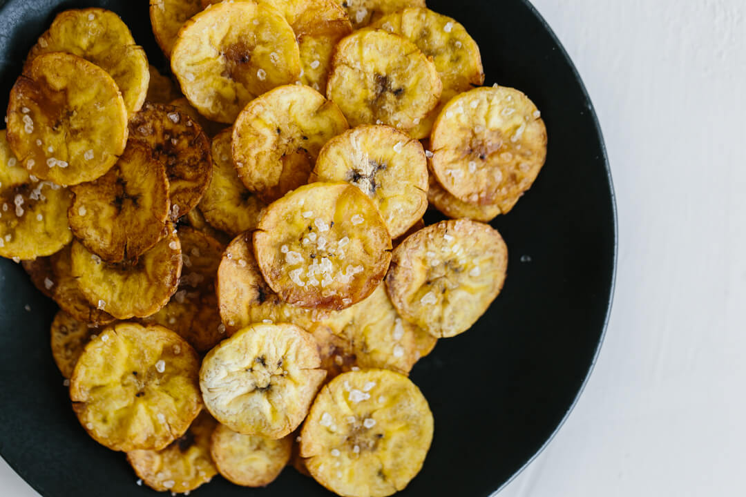 baked plantain chips