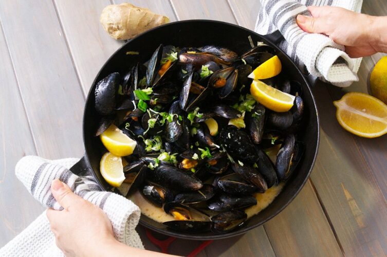 Miso-ginger mussels
