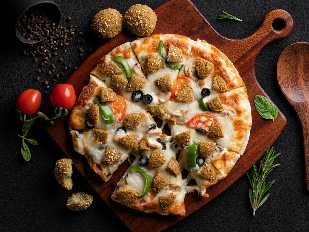 Healthy Falafel Pizza
