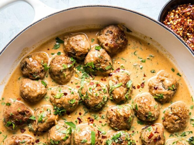 Turkey meatballs in red curry sauce
