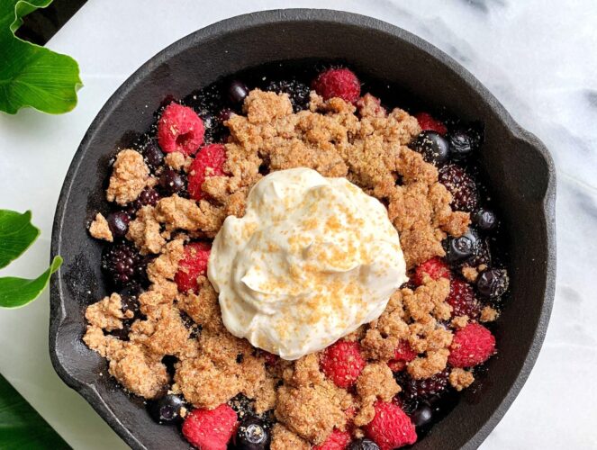 Air fryer berry crumble
