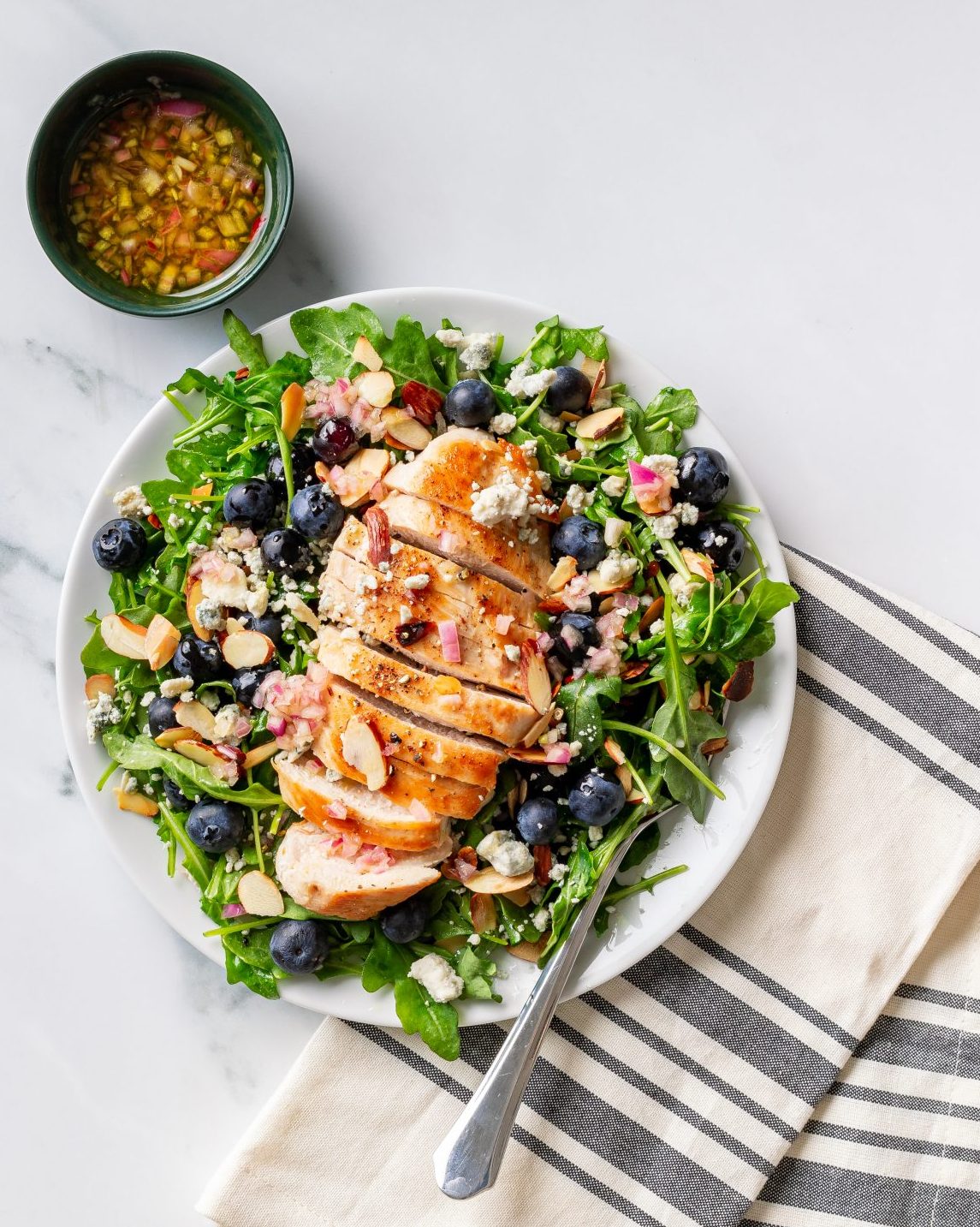 arugula with chicken and blueberries
