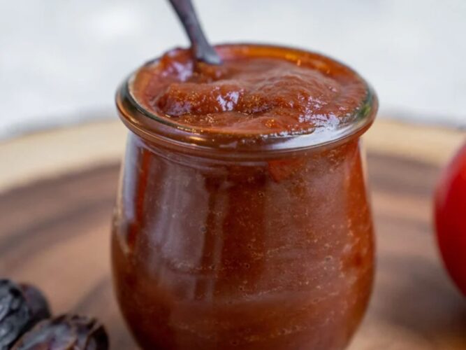 Date-sweetened barbecue sauce