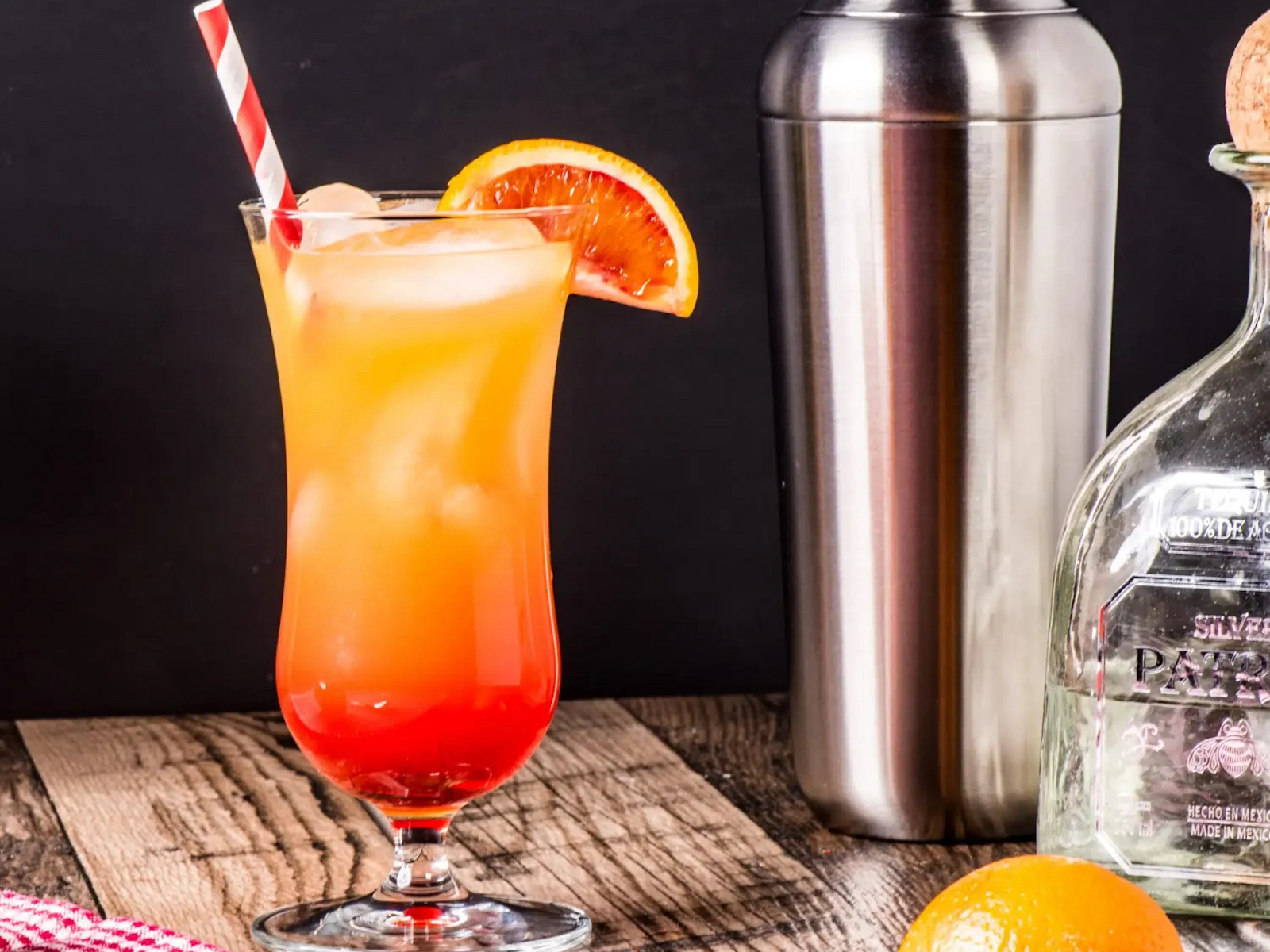 Low-Carb Alcoholic Drinks: Tequila Sunrise