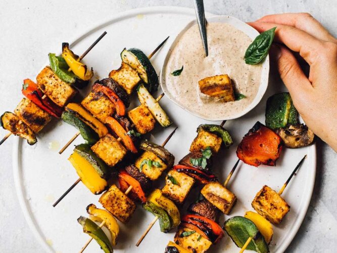 Grilled veggie kabobs with tofu