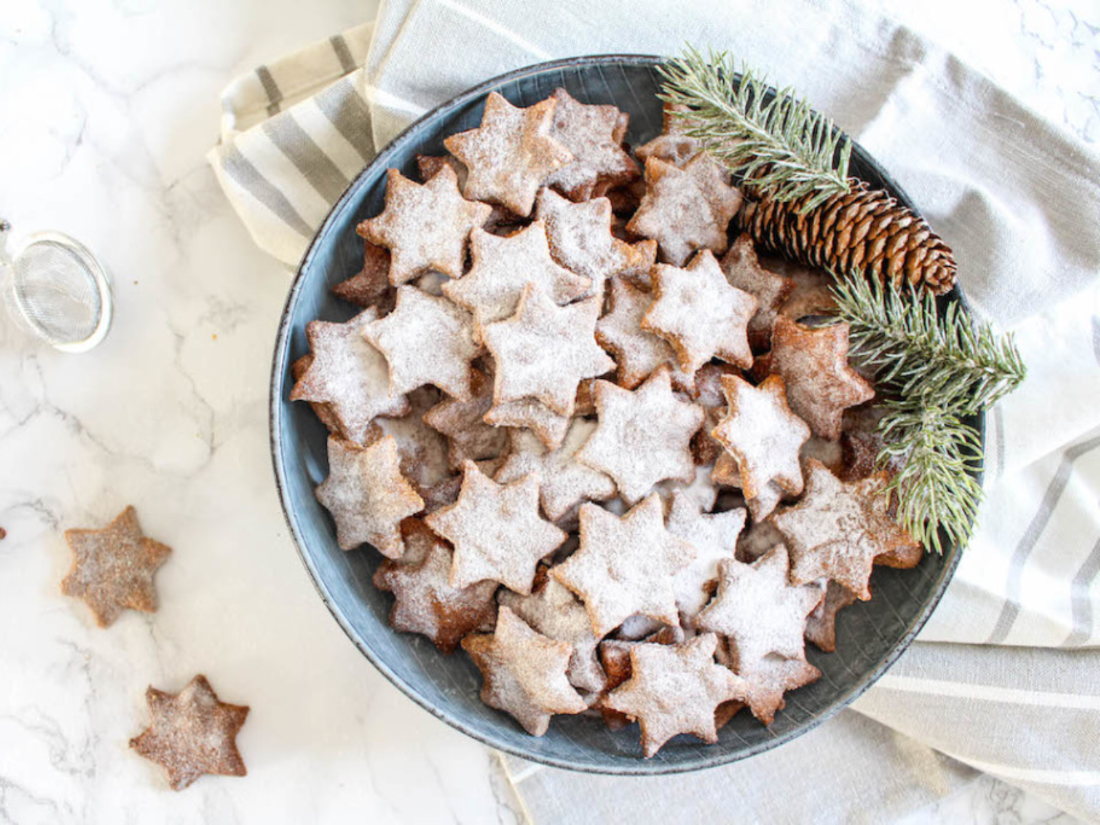 Almond and Cinnamon Christmas Stars