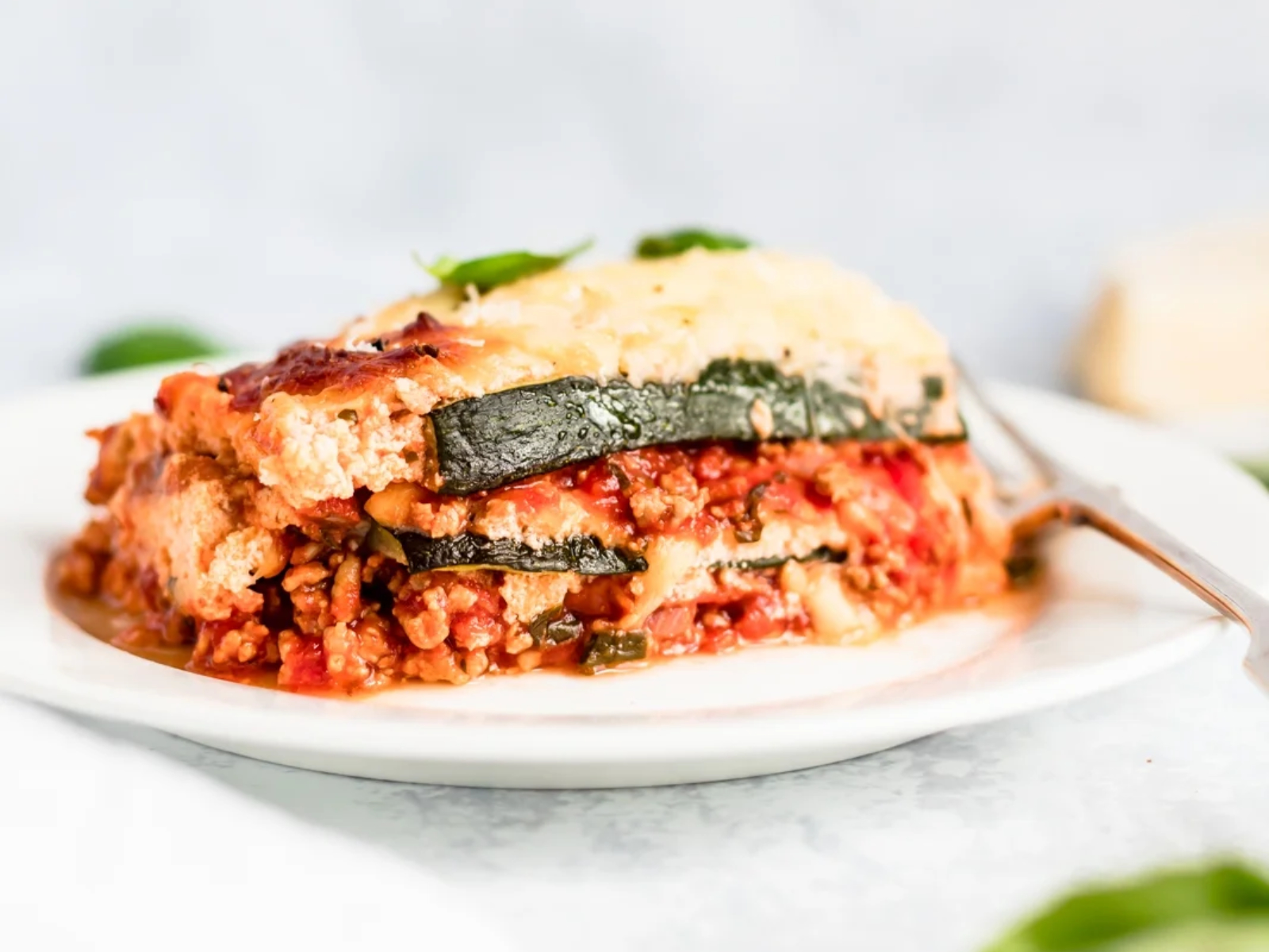 Healthy Low-Carb Zucchini Lasagna with Spicy Turkey Meat Sauce