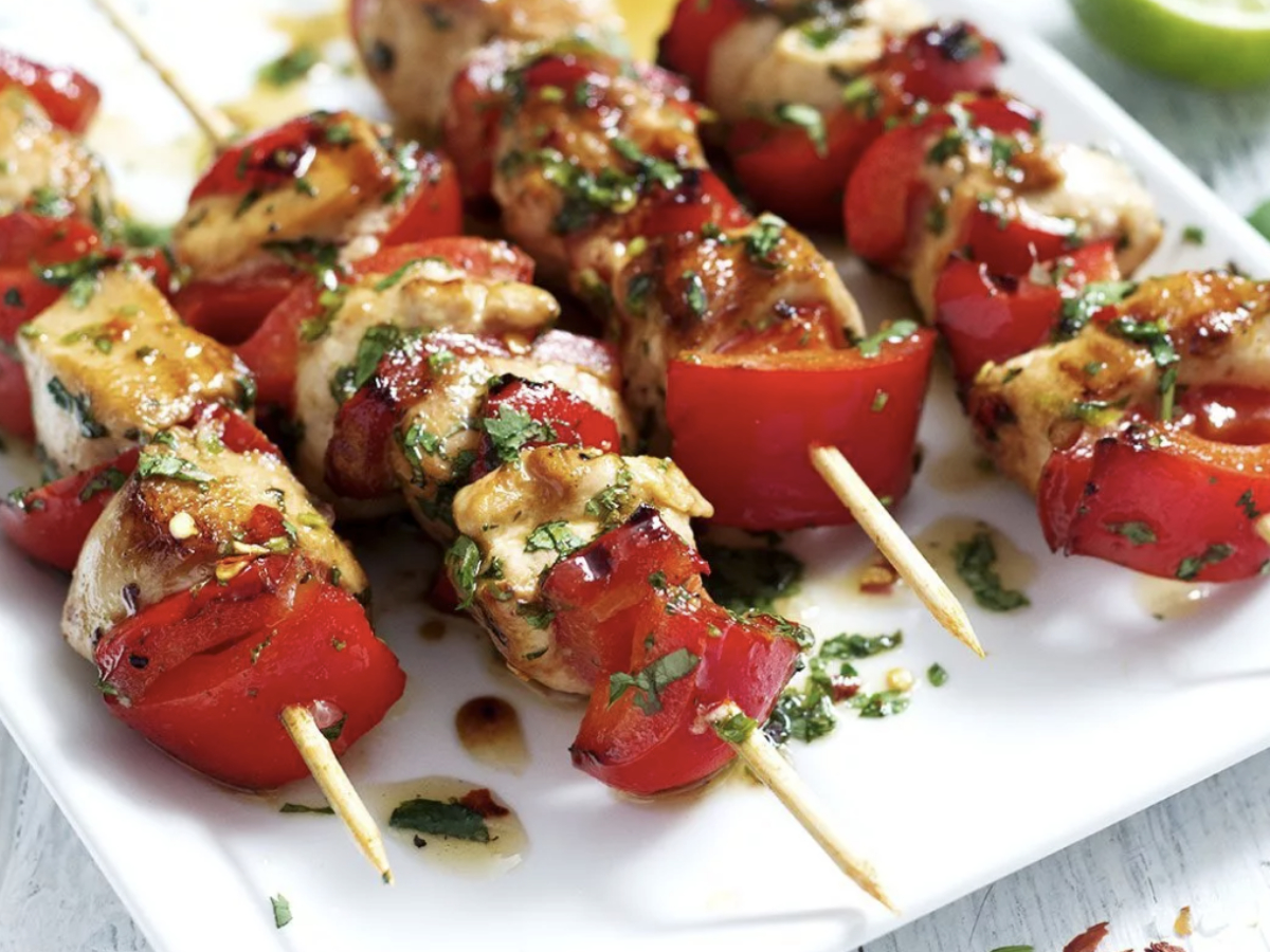lime chicken skewers with peppers