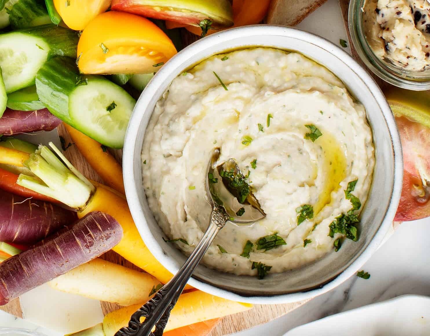 Cannellini bean dip with vegetables
